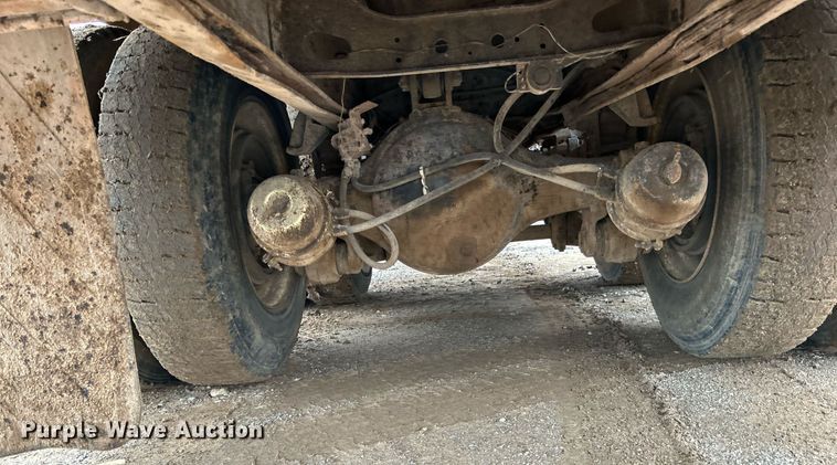 image for item DJ6389 1979 International F-2574  vacuum truck