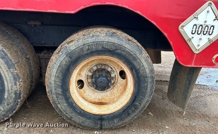 image for item DJ6389 1979 International F-2574  vacuum truck