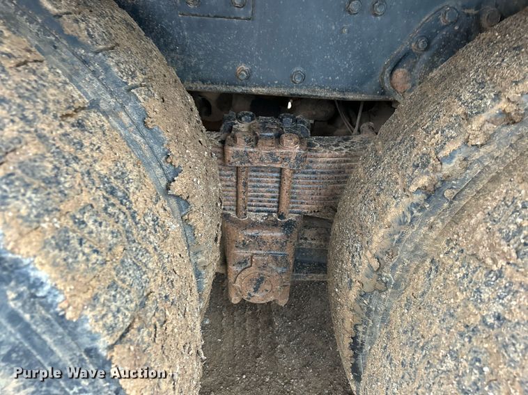 image for item DJ6389 1979 International F-2574  vacuum truck