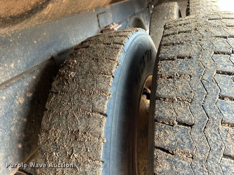 image for item DJ6389 1979 International F-2574  vacuum truck