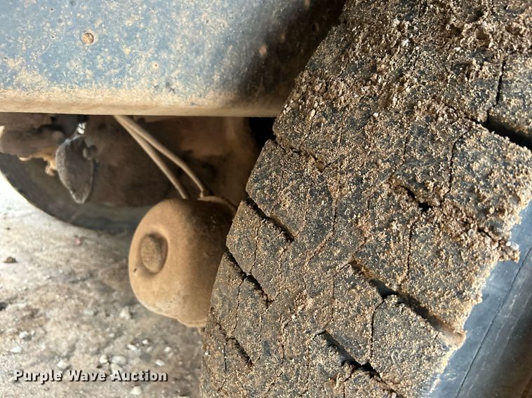 image for item DJ6389 1979 International F-2574  vacuum truck