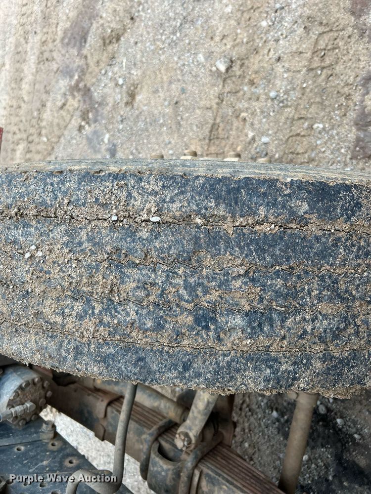 image for item DJ6389 1979 International F-2574  vacuum truck