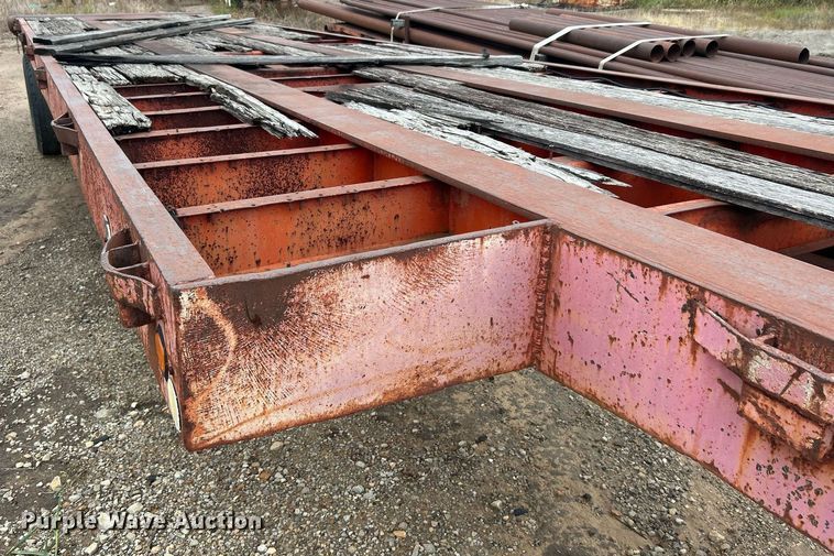 image for item DJ6390 1979 Load Craft  oilfield trailer