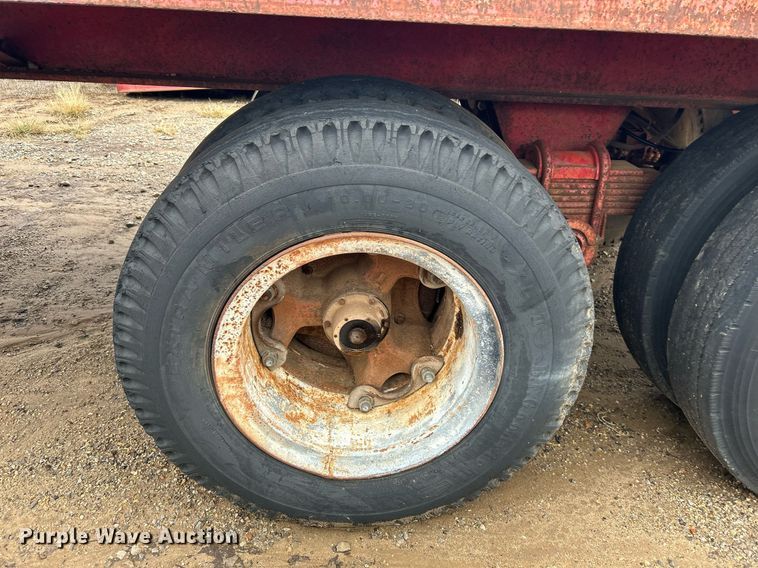 image for item DJ6390 1979 Load Craft  oilfield trailer