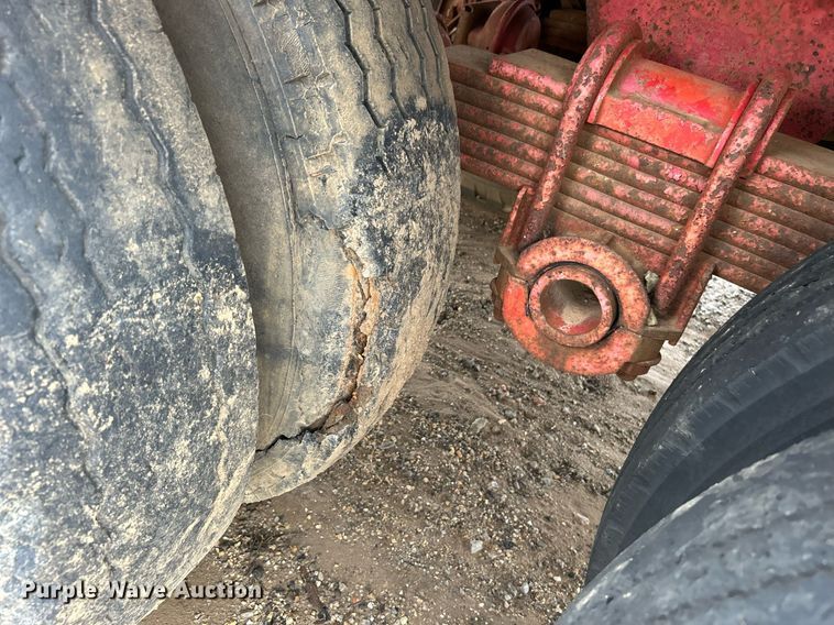 image for item DJ6390 1979 Load Craft  oilfield trailer