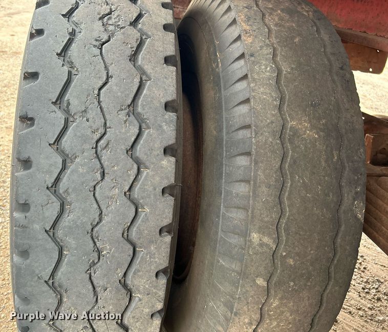 image for item DJ6390 1979 Load Craft  oilfield trailer