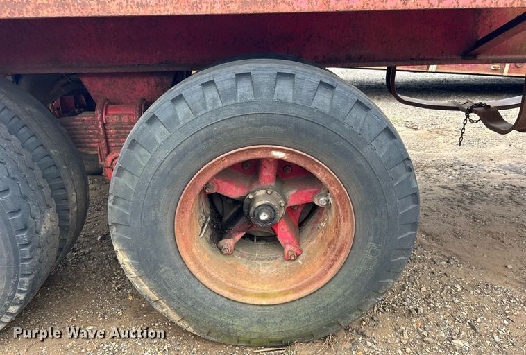 image for item DJ6390 1979 Load Craft  oilfield trailer