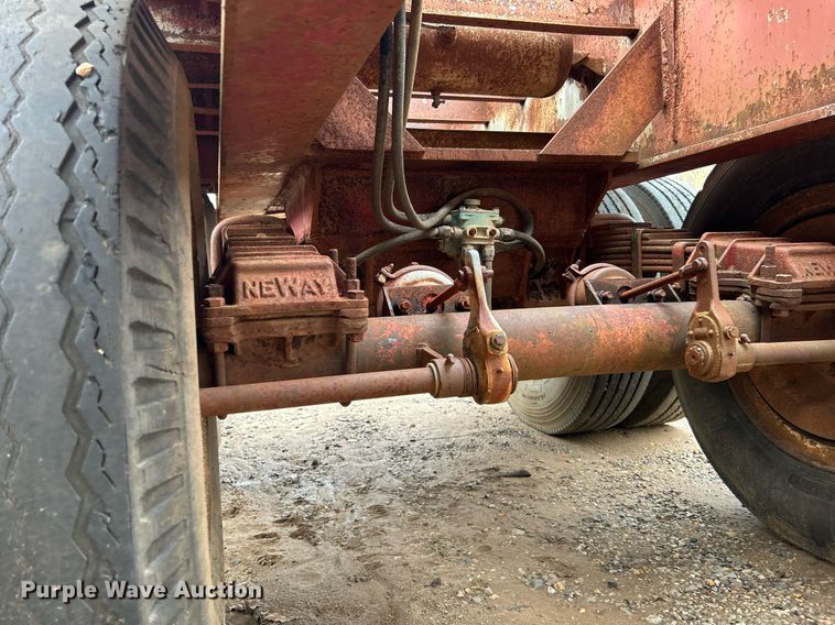 image for item DJ6391 1968 Brown  oilfield trailer