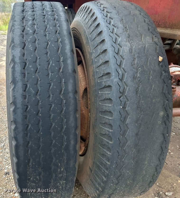 image for item DJ6391 1968 Brown  oilfield trailer