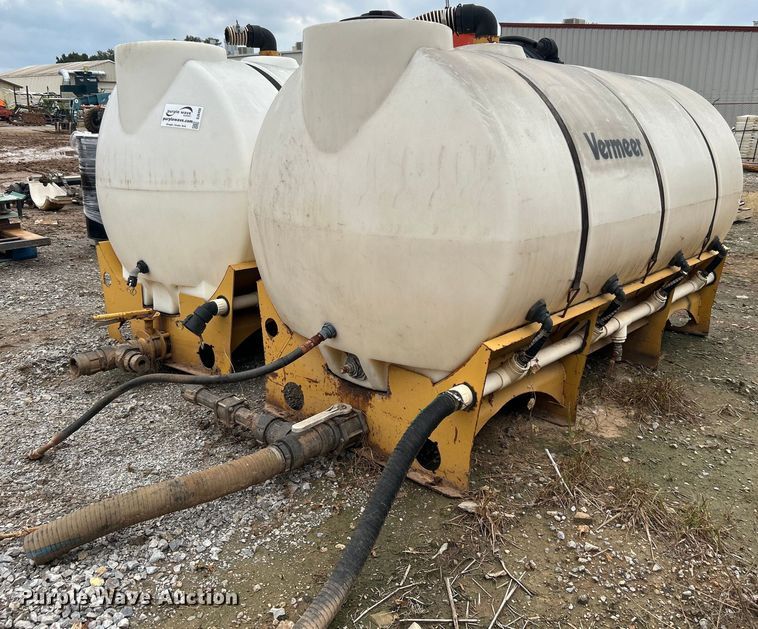 image for item DJ6408 (2) fluid mixing system poly tanks