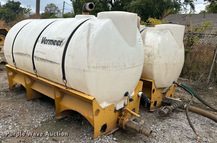 image for item DJ6408 (2) fluid mixing system poly tanks