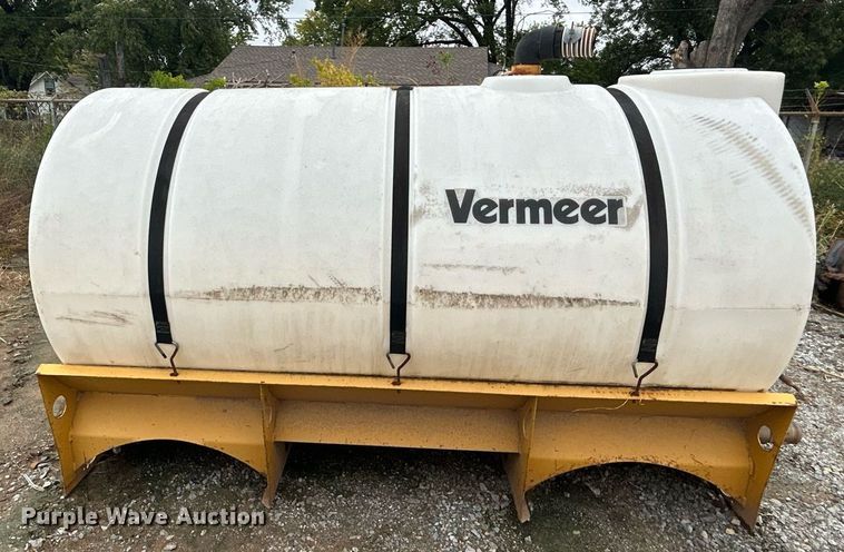 image for item DJ6408 (2) fluid mixing system poly tanks