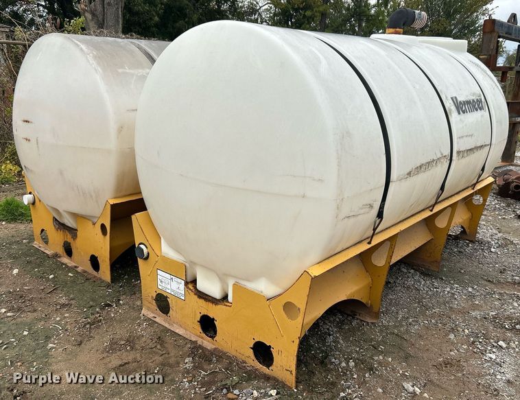 image for item DJ6408 (2) fluid mixing system poly tanks