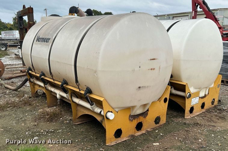 image for item DJ6408 (2) fluid mixing system poly tanks