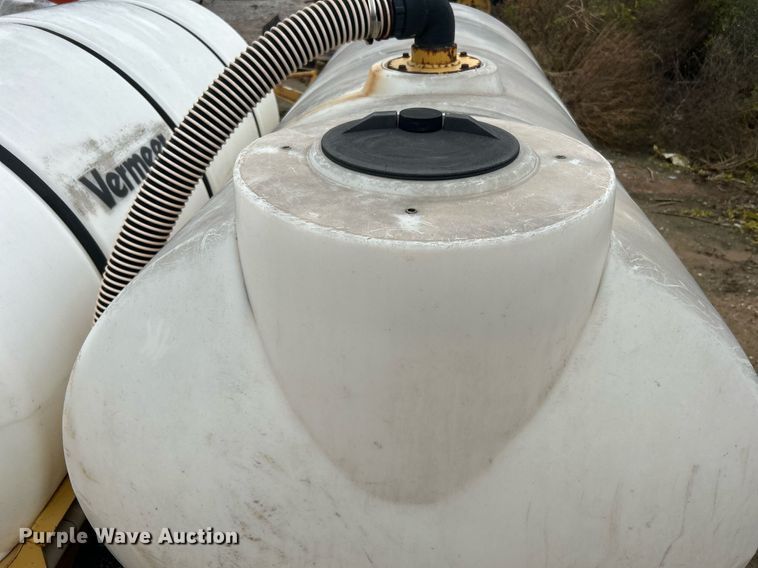 image for item DJ6408 (2) fluid mixing system poly tanks