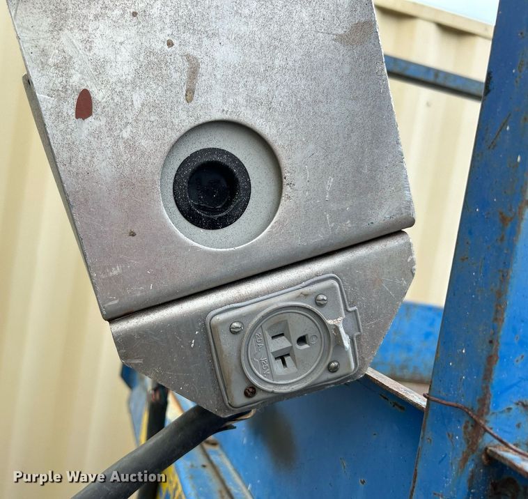 image for item DJ6424 1996 Up Right SL26N  scissor lift