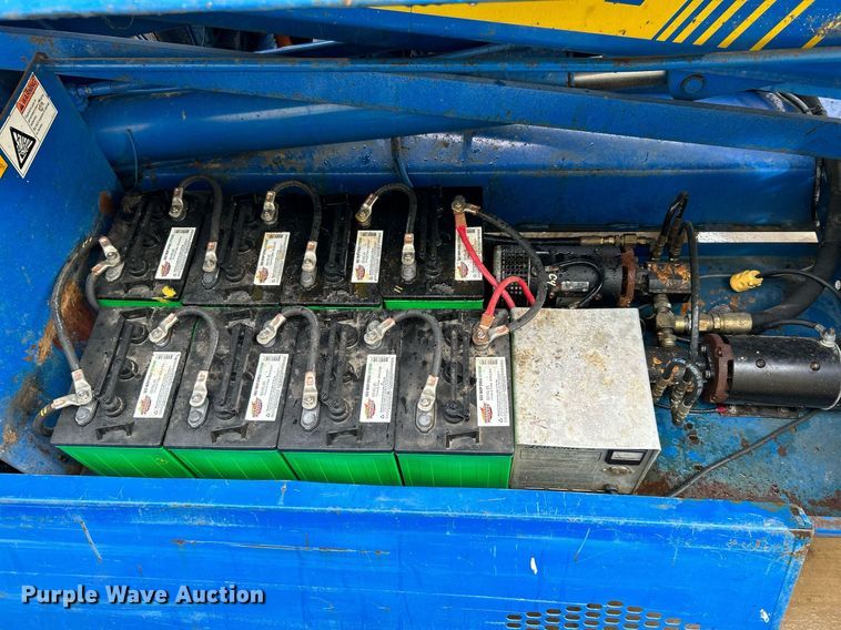 image for item DJ6424 1996 Up Right SL26N  scissor lift