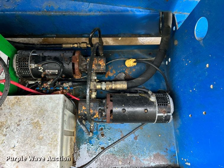 image for item DJ6424 1996 Up Right SL26N  scissor lift