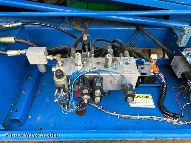 image for item DJ6424 1996 Up Right SL26N  scissor lift