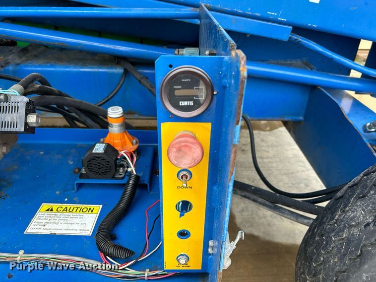 image for item DJ6424 1996 Up Right SL26N  scissor lift