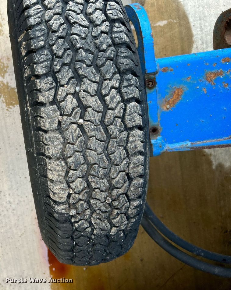 image for item DJ6424 1996 Up Right SL26N  scissor lift