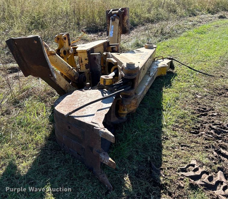 image for item DJ6438 Caterpillar  backhoe attachments