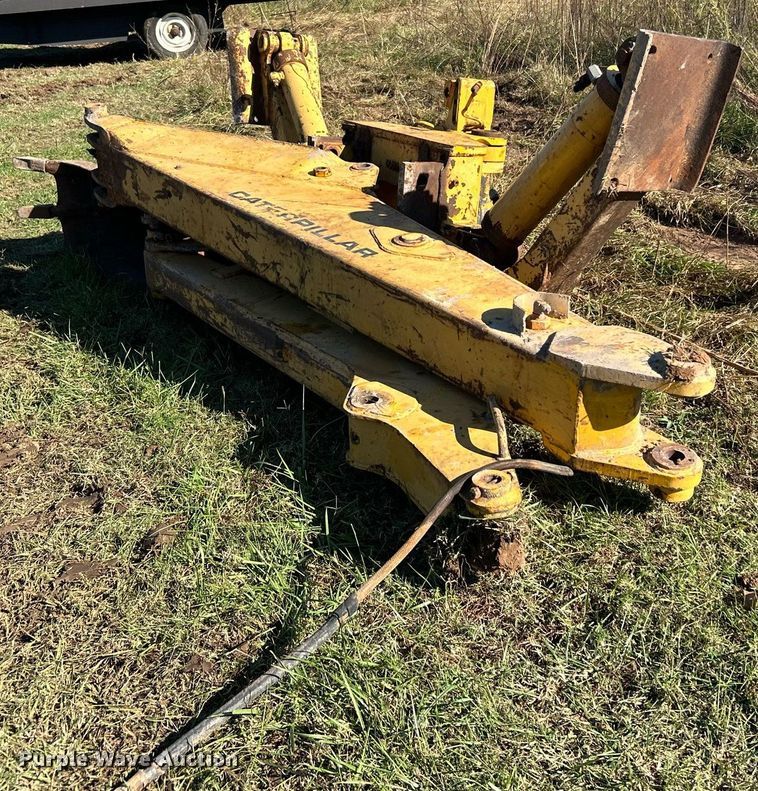 image for item DJ6438 Caterpillar  backhoe attachments