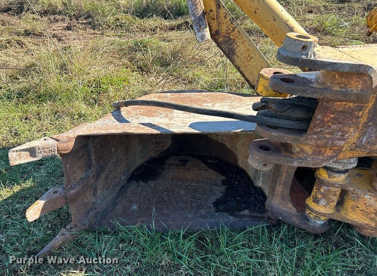 image for item DJ6438 Caterpillar  backhoe attachments