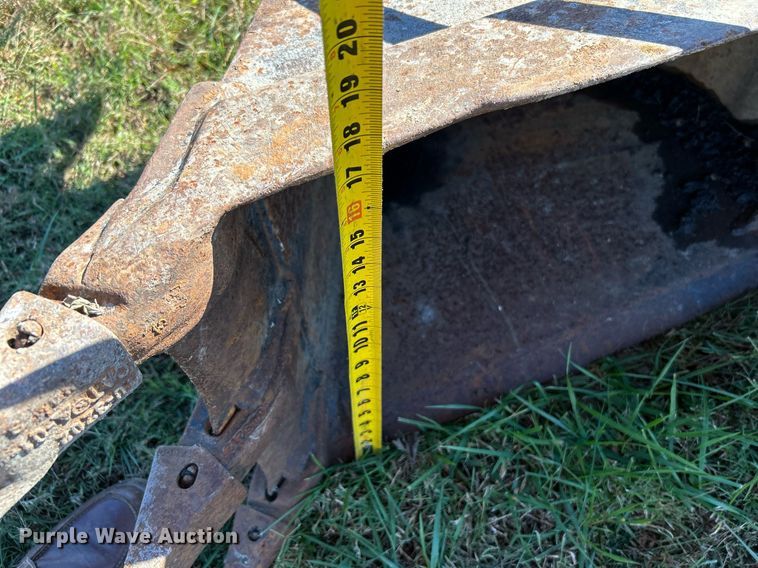 image for item DJ6438 Caterpillar  backhoe attachments