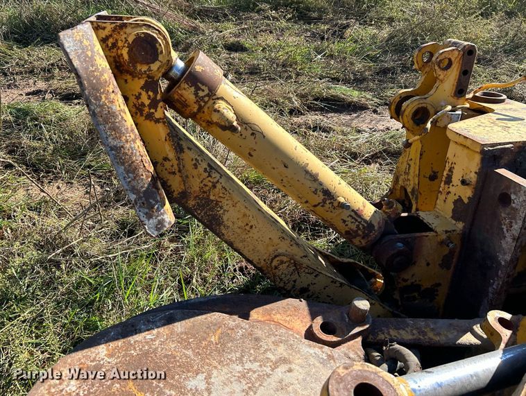 image for item DJ6438 Caterpillar  backhoe attachments