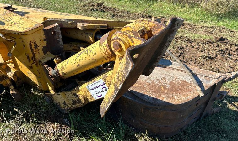 image for item DJ6438 Caterpillar  backhoe attachments