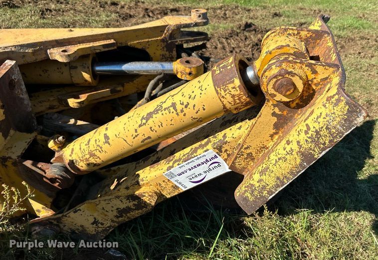 image for item DJ6438 Caterpillar  backhoe attachments