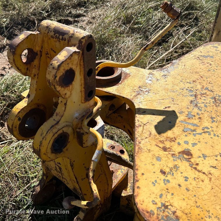 image for item DJ6438 Caterpillar  backhoe attachments