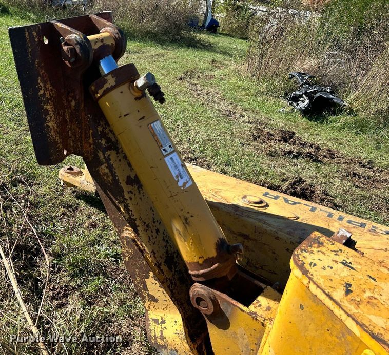 image for item DJ6438 Caterpillar  backhoe attachments