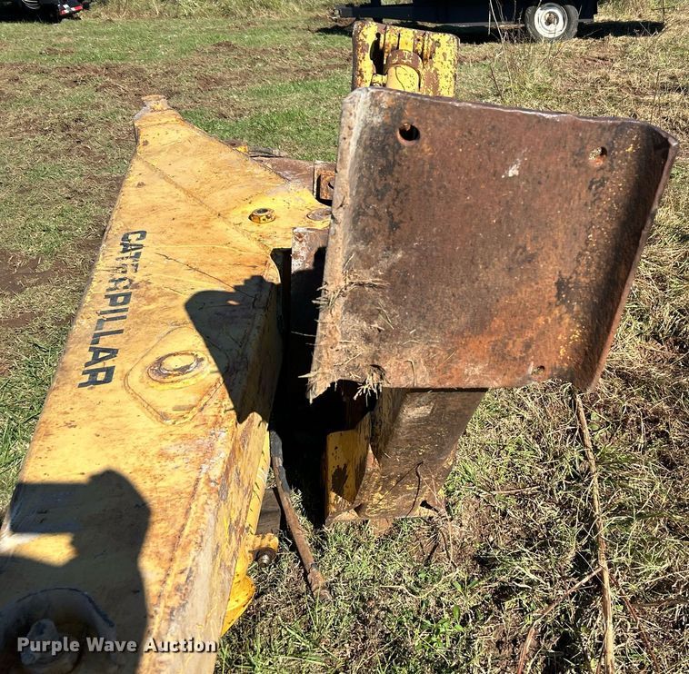 image for item DJ6438 Caterpillar  backhoe attachments