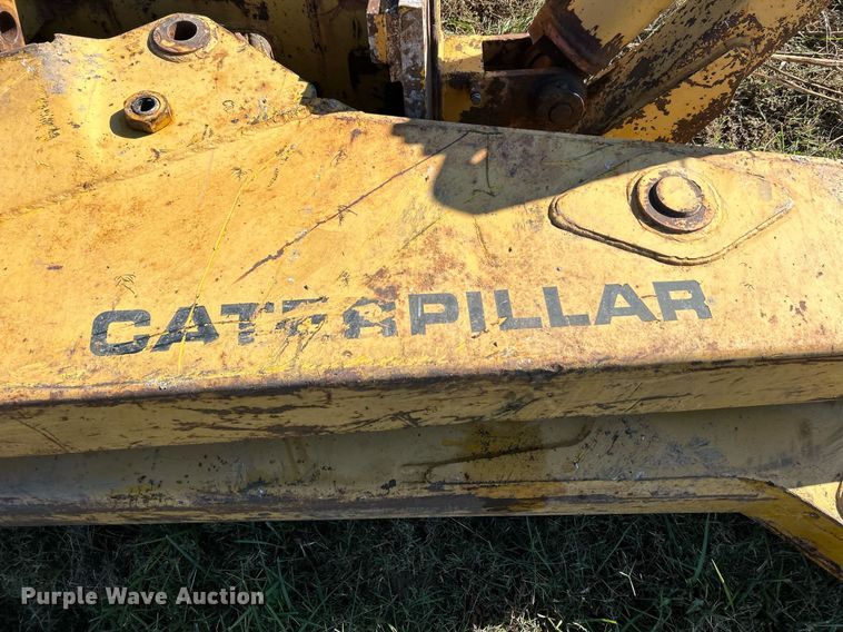 image for item DJ6438 Caterpillar  backhoe attachments