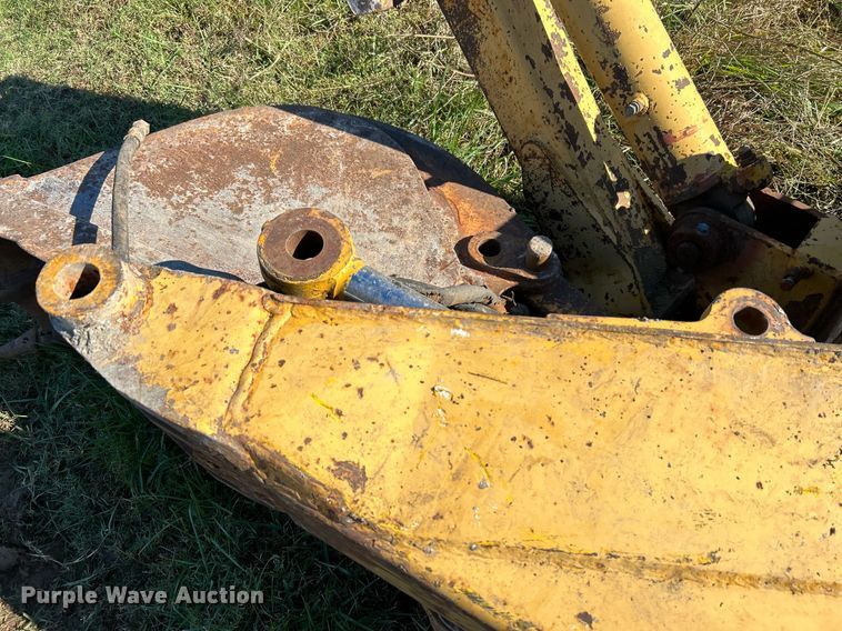 image for item DJ6438 Caterpillar  backhoe attachments