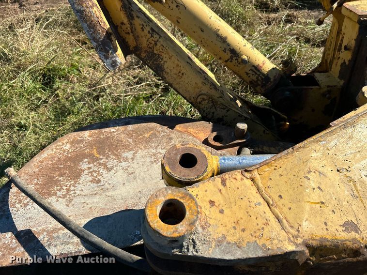 image for item DJ6438 Caterpillar  backhoe attachments