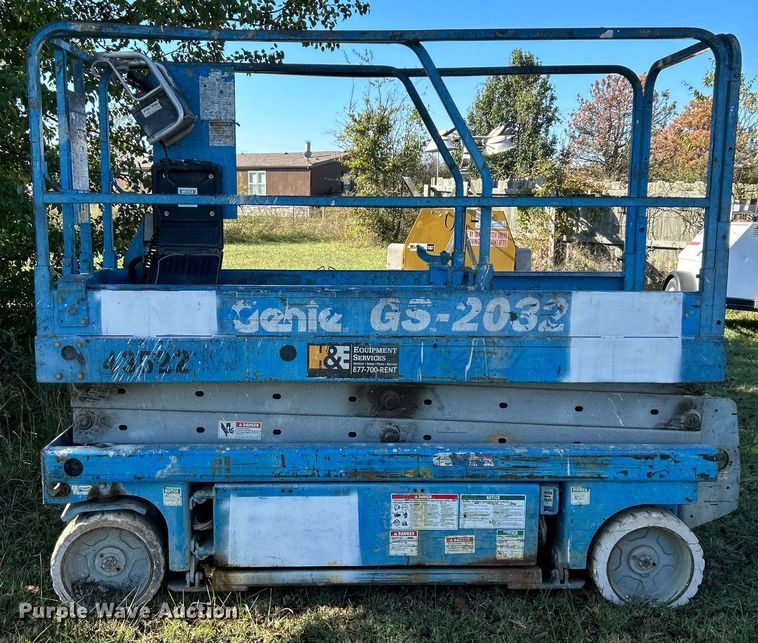 image for item DJ6442 Genie GS-2032  scissor lift