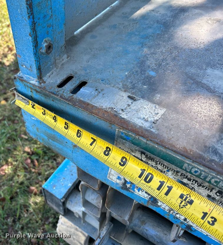 image for item DJ6442 Genie GS-2032  scissor lift