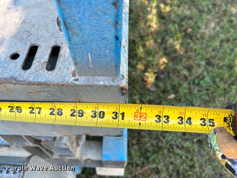 image for item DJ6442 Genie GS-2032  scissor lift