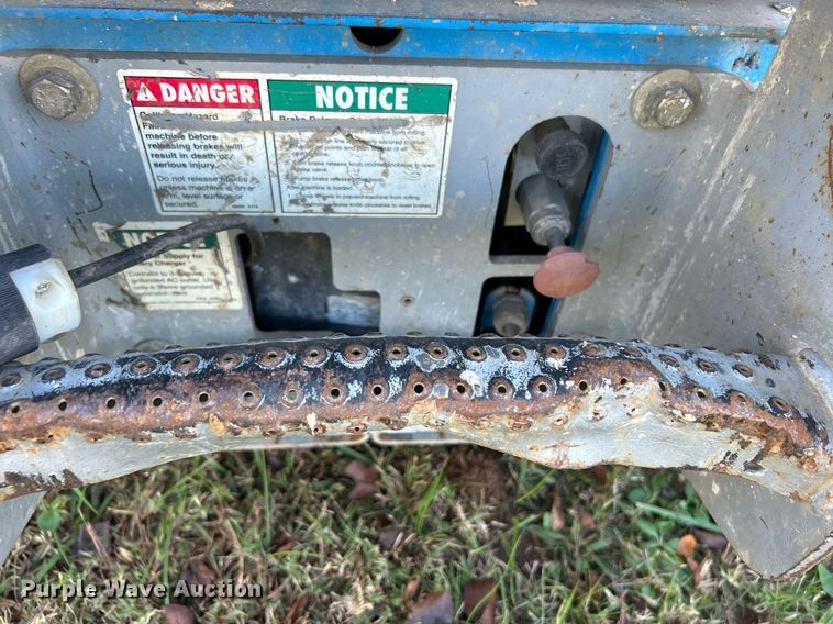 image for item DJ6442 Genie GS-2032  scissor lift