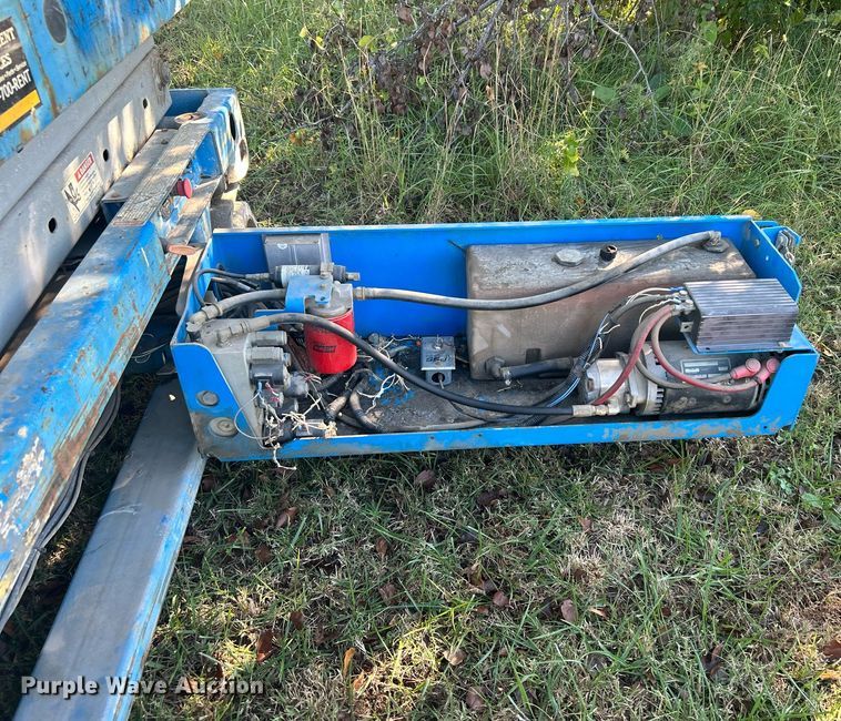 image for item DJ6442 Genie GS-2032  scissor lift