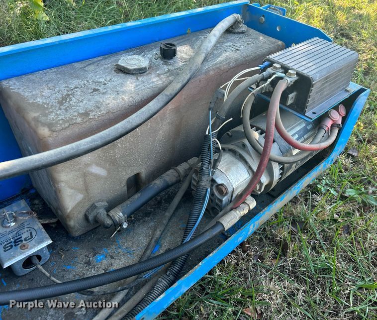 image for item DJ6442 Genie GS-2032  scissor lift