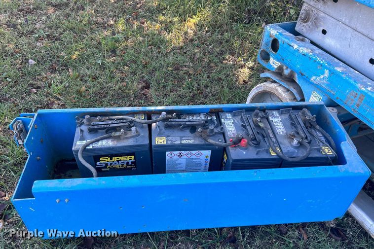 image for item DJ6442 Genie GS-2032  scissor lift