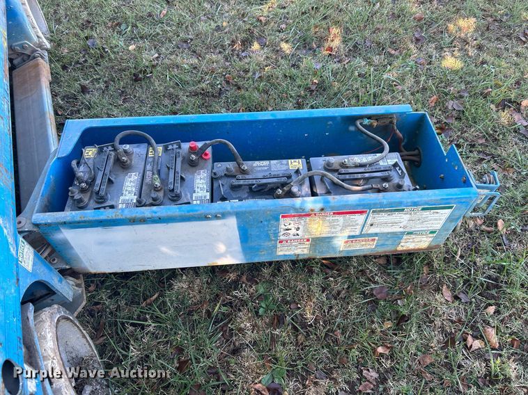 image for item DJ6442 Genie GS-2032  scissor lift