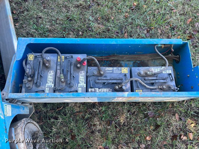 image for item DJ6442 Genie GS-2032  scissor lift