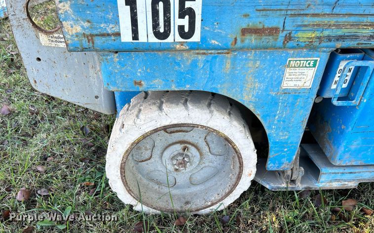 image for item DJ6442 Genie GS-2032  scissor lift