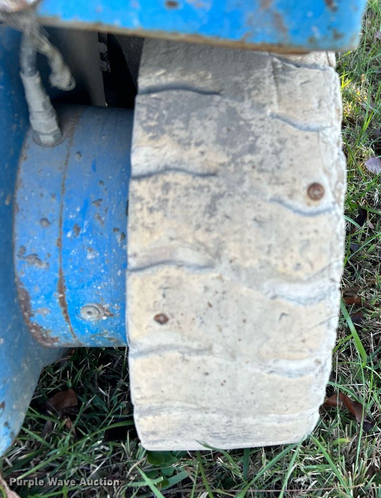 image for item DJ6442 Genie GS-2032  scissor lift