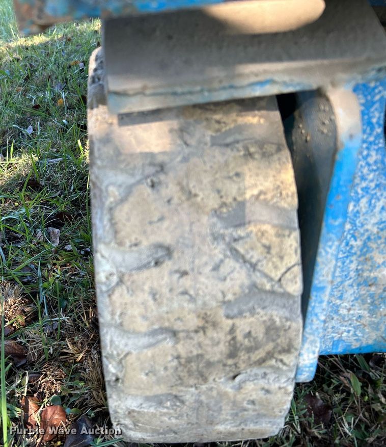 image for item DJ6442 Genie GS-2032  scissor lift